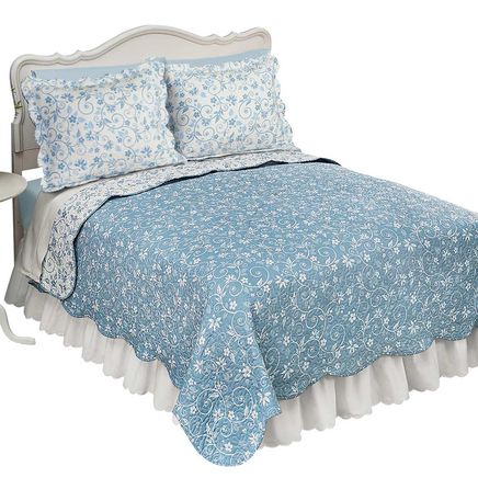 Reversible Floral Scroll Quilt Set-379543