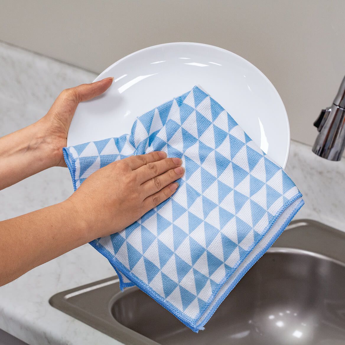 Jumbo Multipurpose Microfiber Cloths, Set of 4 + '-' + 375696