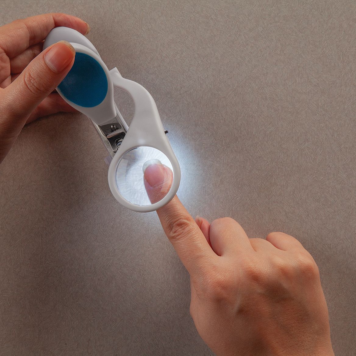 Nail Clipper with Magnifier and LED Light + '-' + 376531