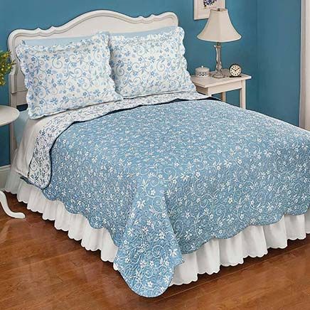 Reversible Floral Scroll Quilt Set-379543