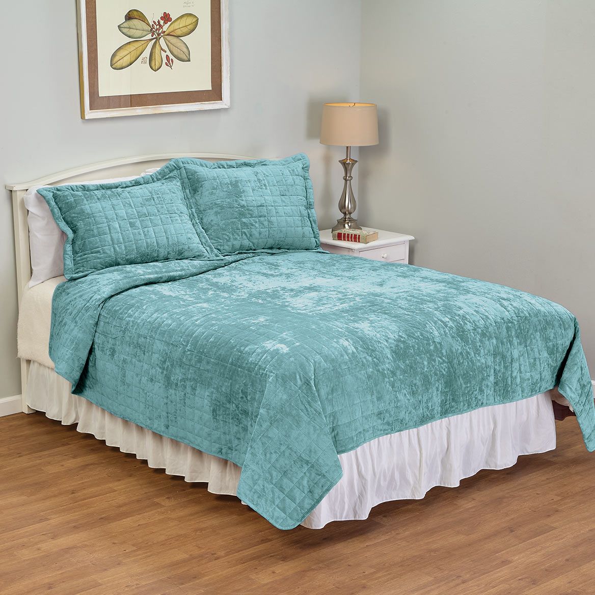 3-Piece Everyday Lightweight Velvet Plush Quilt Set