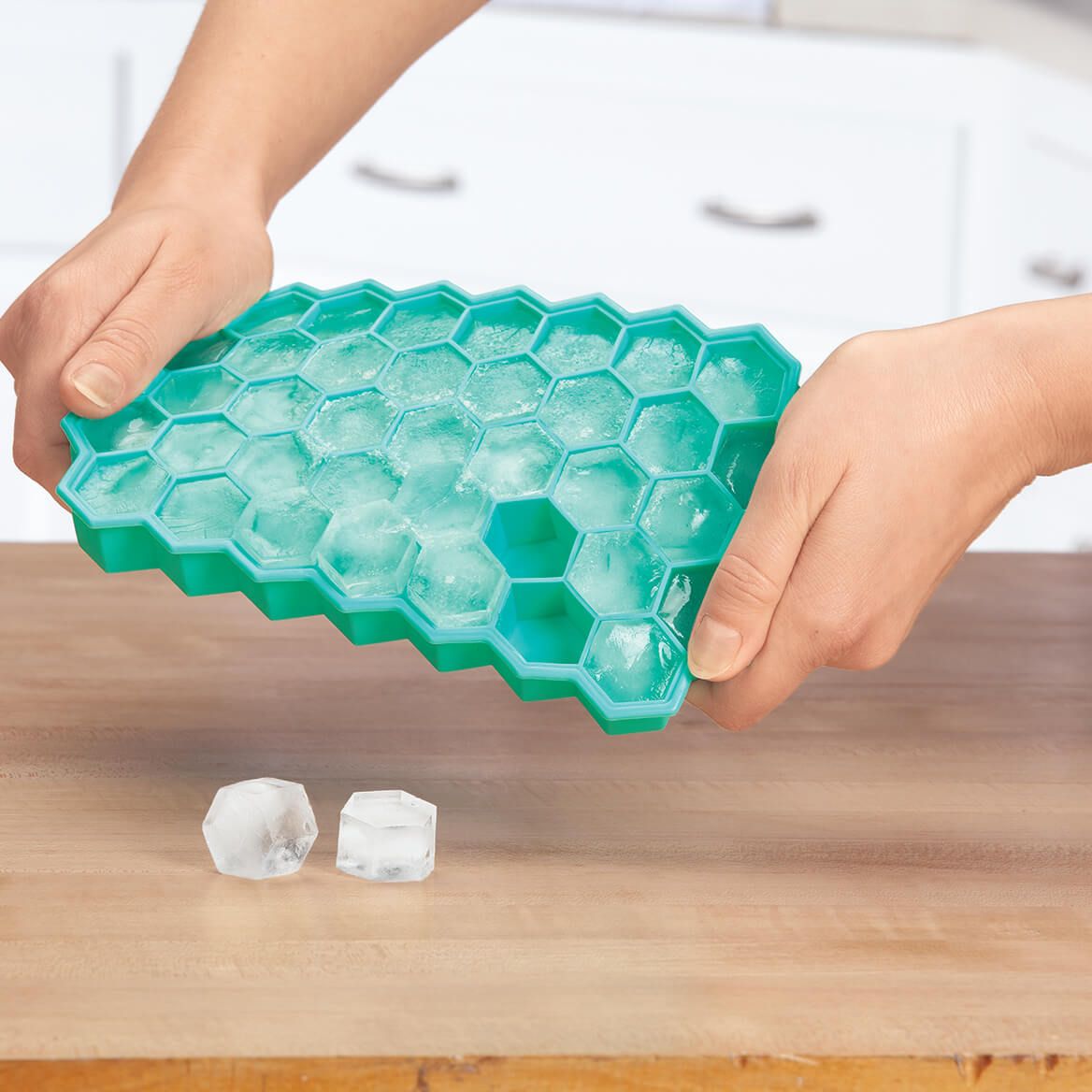 Polar Ice™ Cube No Spill Honeycomb Ice Tray With Lid + '-' + 371840