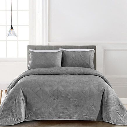 3-Piece Bellevue Diamond Stonewashed Quilt Set-376424