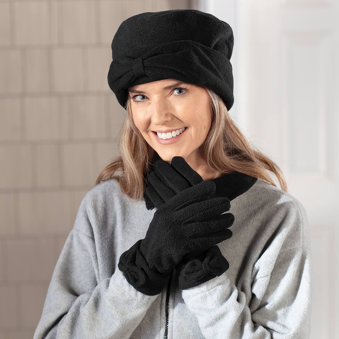Fleece Pillbox Hat with Bow and Gloves Set-377561