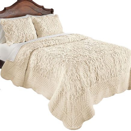 Elegant Faux Fur Quilt-380142
