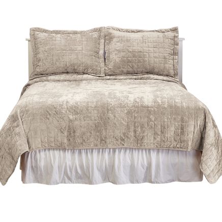 View product details for 3-Pc. Everyday Lightweight Velvet Plush Quilt Set