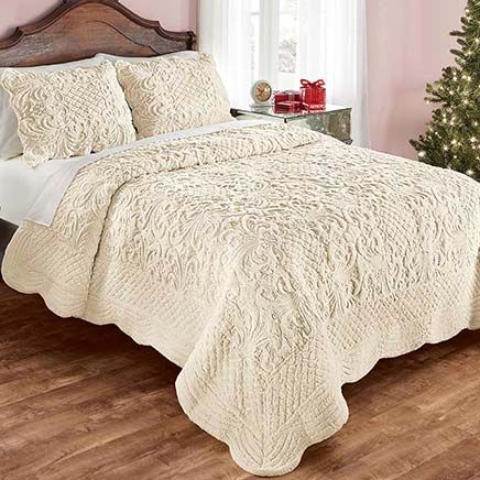 Elegant Faux Fur Quilt-380142