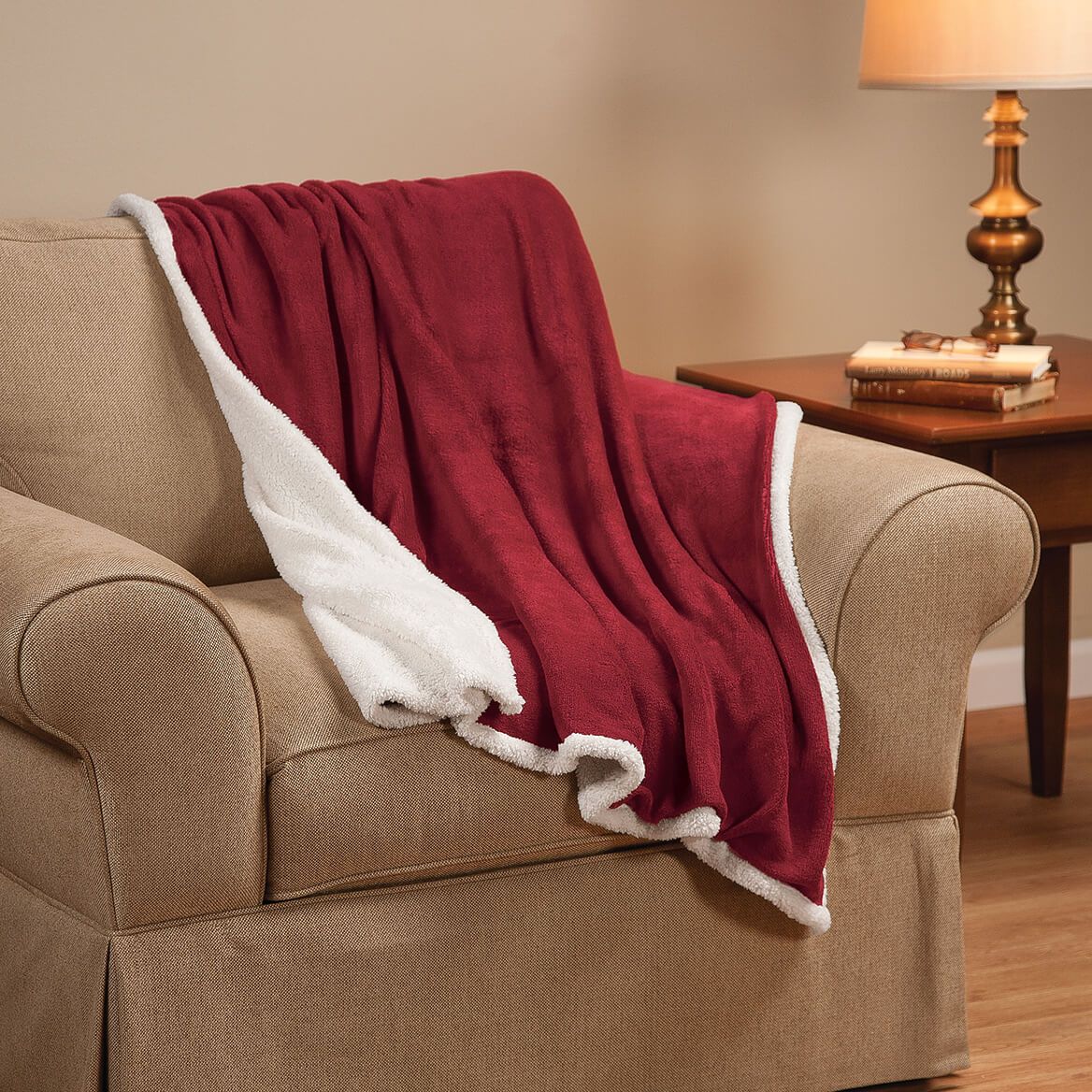 Ultra-Plush Microfiber Sherpa Throw by OakRidge™ + '-' + 350029