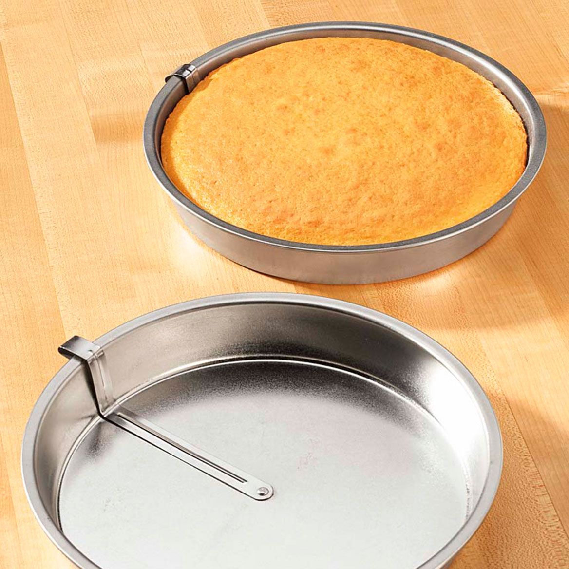 Easy Release Cake Pan Set of 2-311092