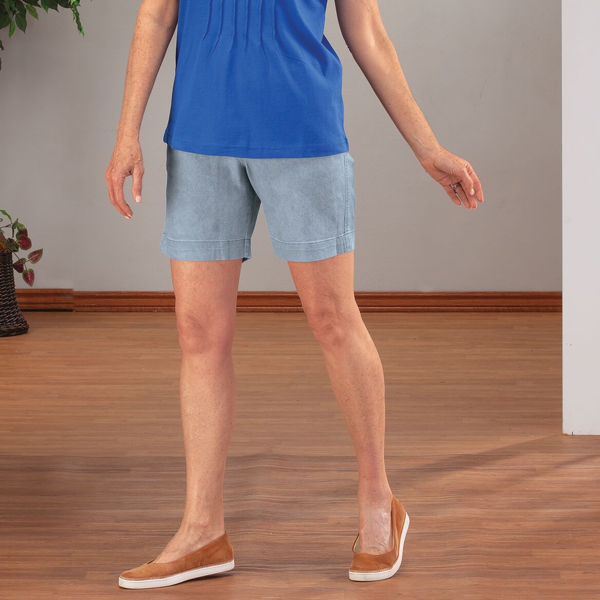 Women's Pull-On Stretch Denim Shorts