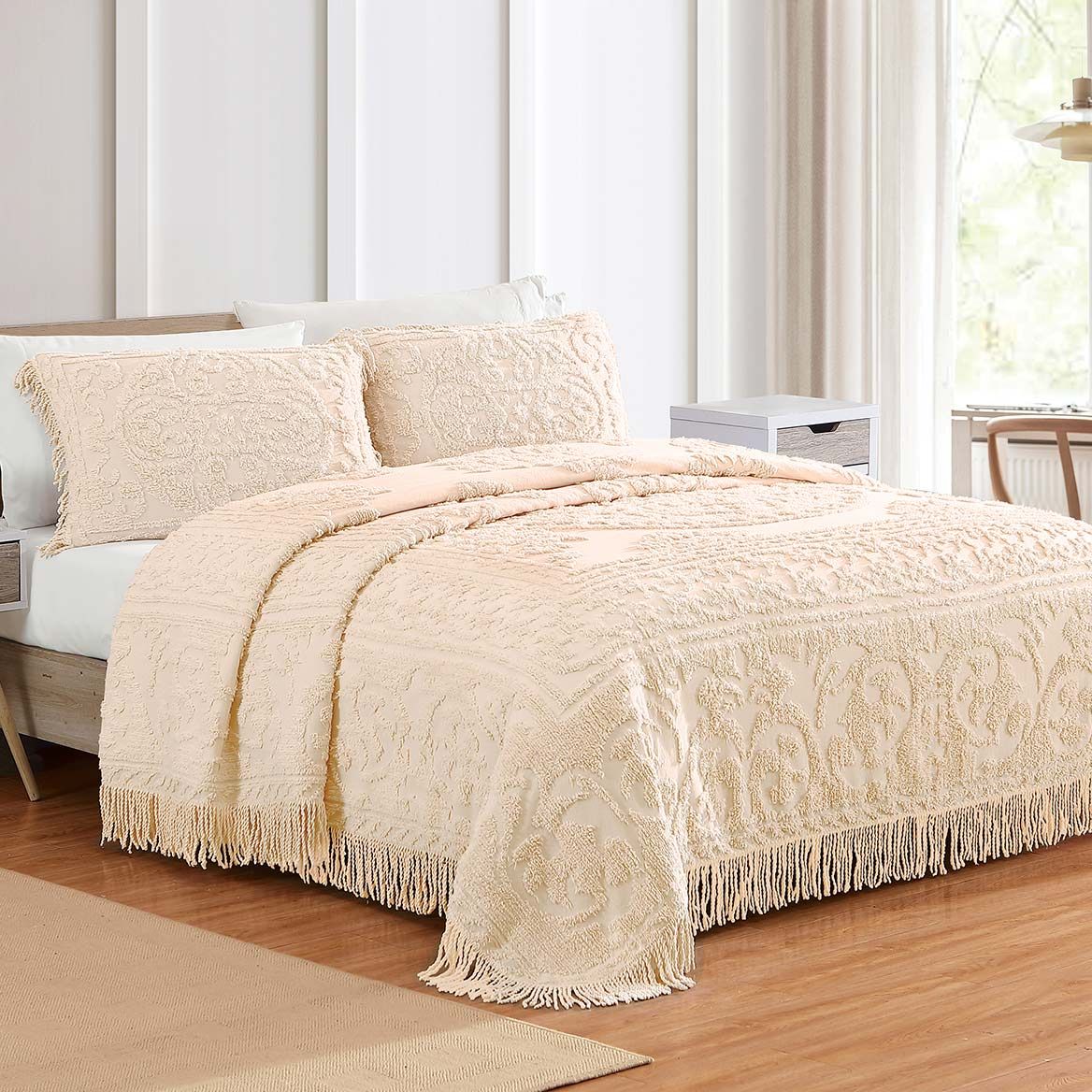 Medallion Chenille Bedspread Set